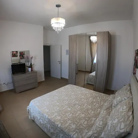 Bed & Breakfast Royale 4*